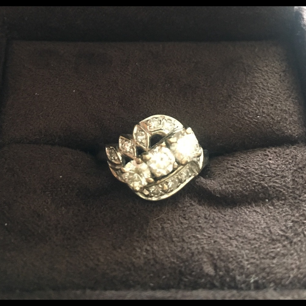 Vintage diamond cocktail ring. White gold.